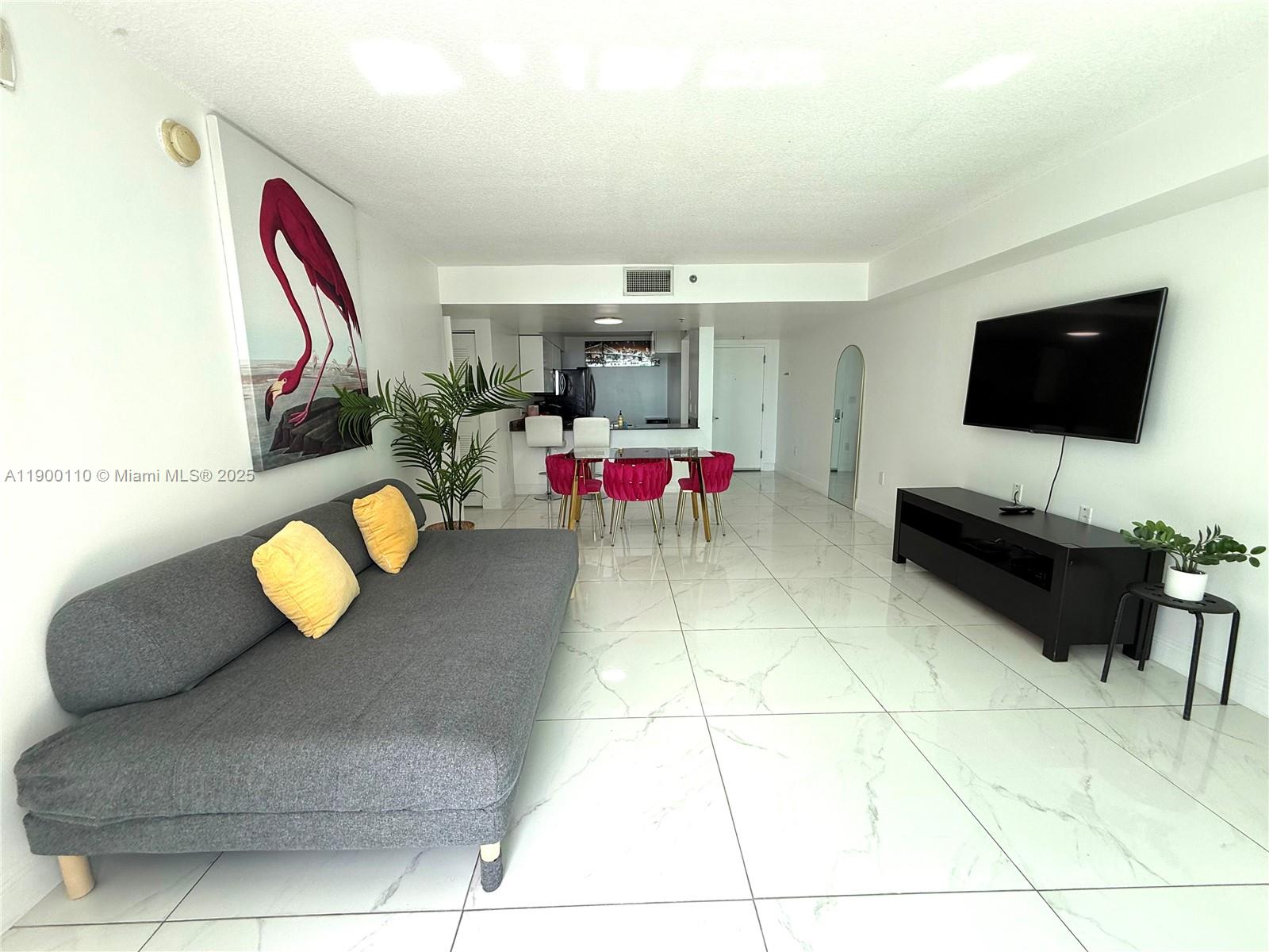 1200 Brickell Bay Dr 3915