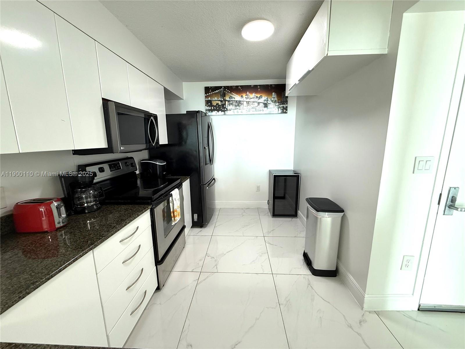 THE CLUB AT BRICKELL BAY - Residential Lease