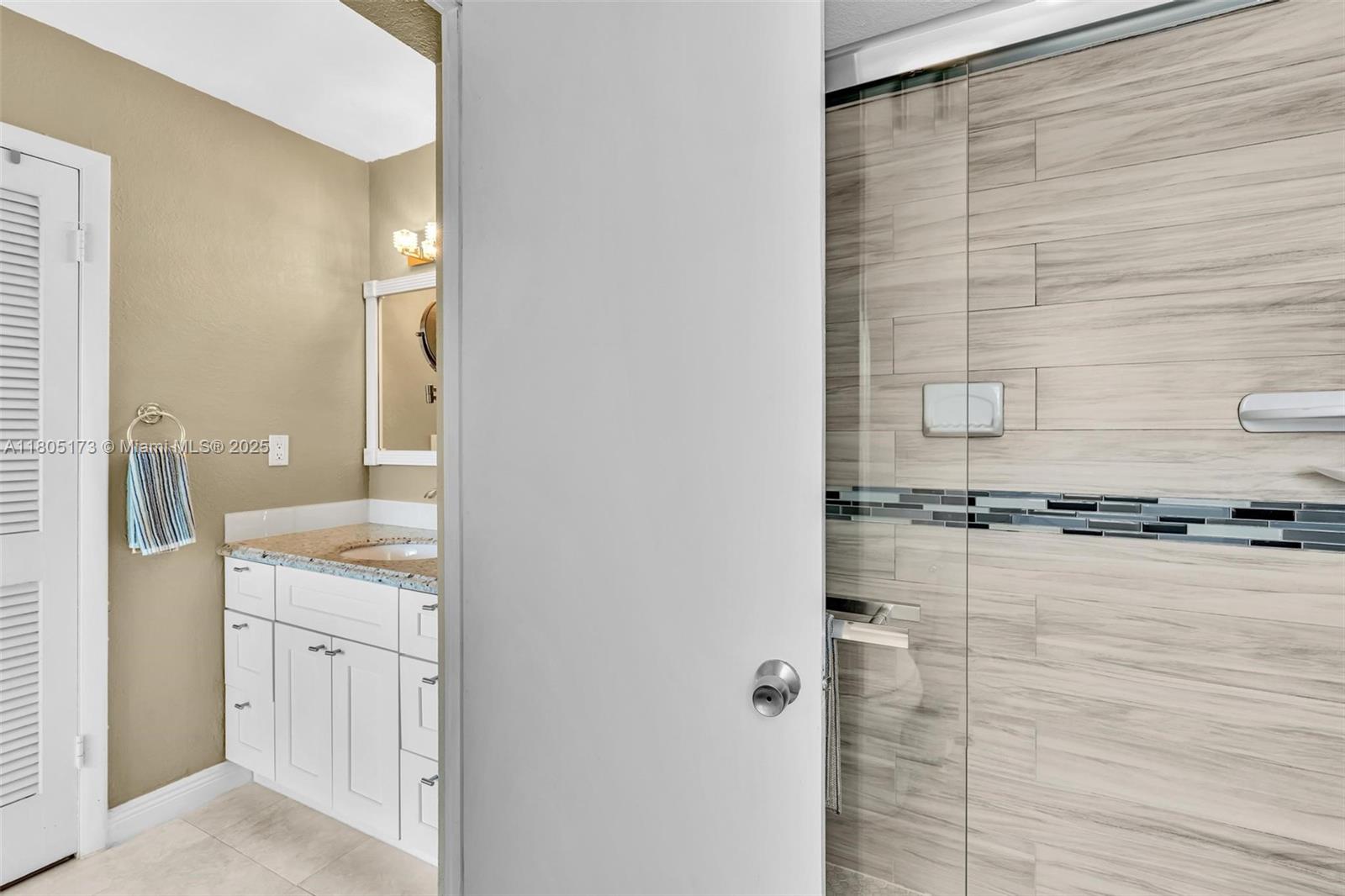 TRAFALGAR TOWERS CONDOMIN - Residential