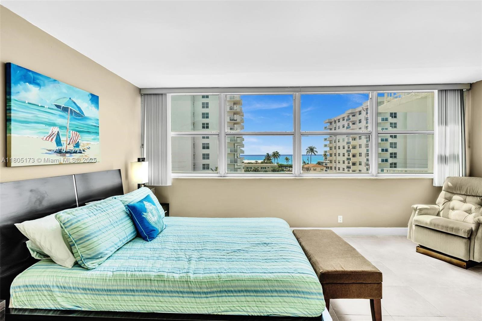 TRAFALGAR TOWERS CONDOMIN - Residential