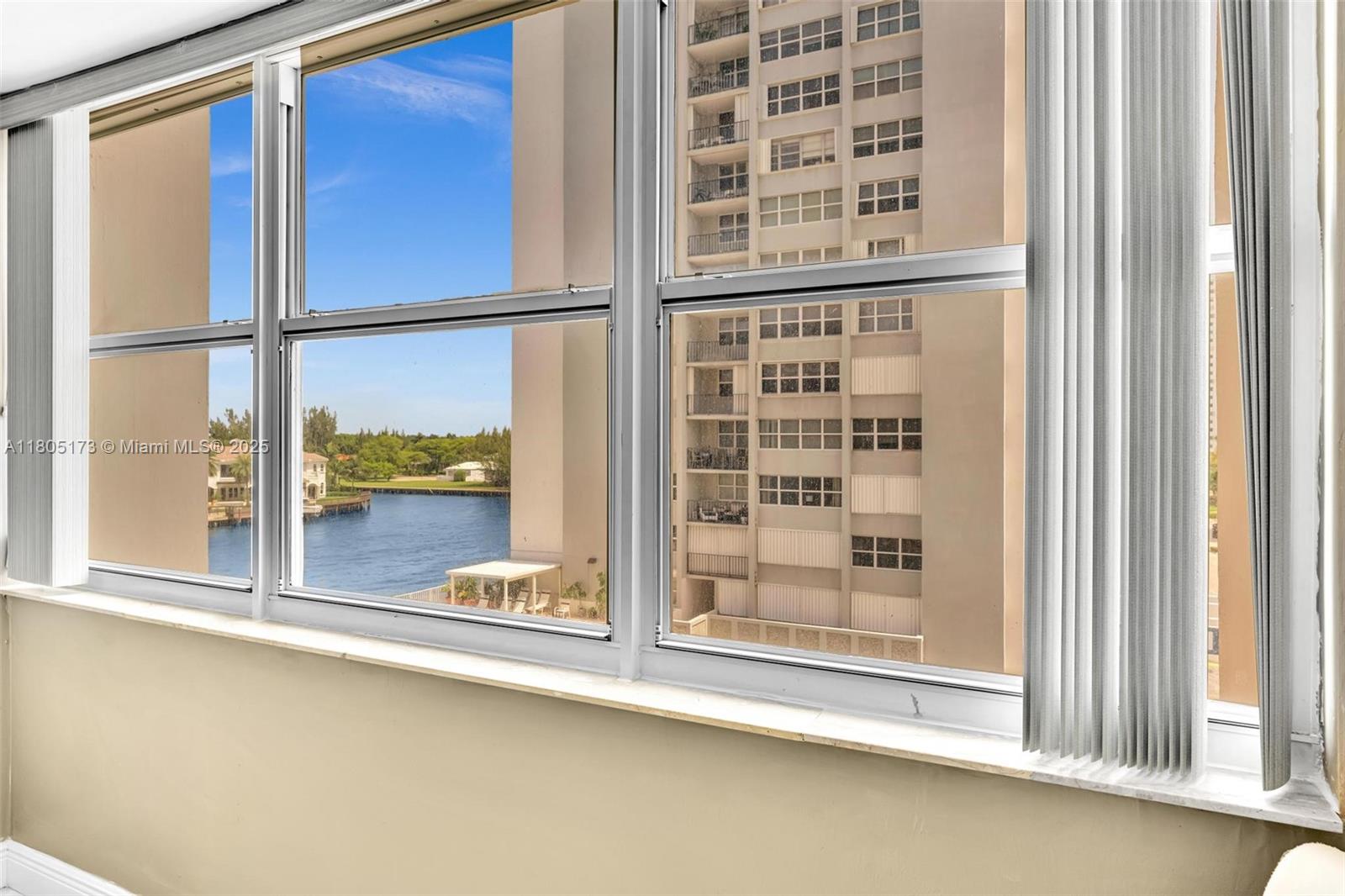 TRAFALGAR TOWERS CONDOMIN - Residential