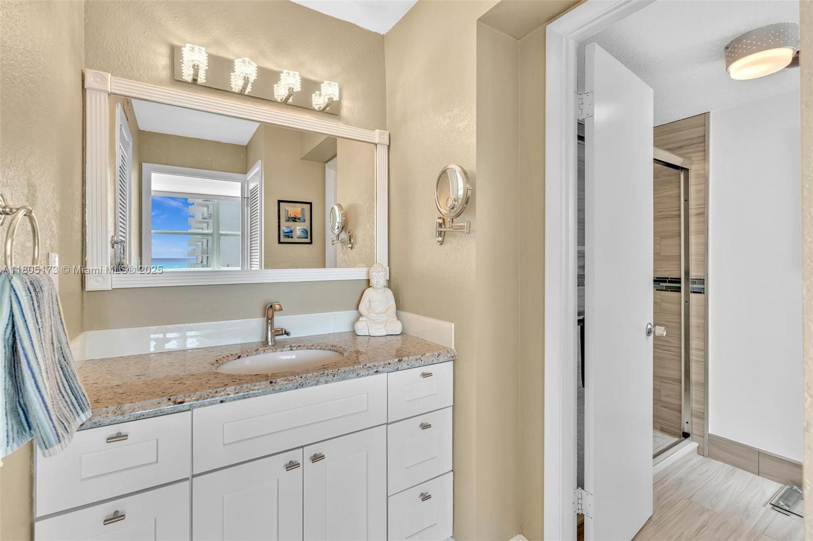 TRAFALGAR TOWERS CONDOMIN - Residential