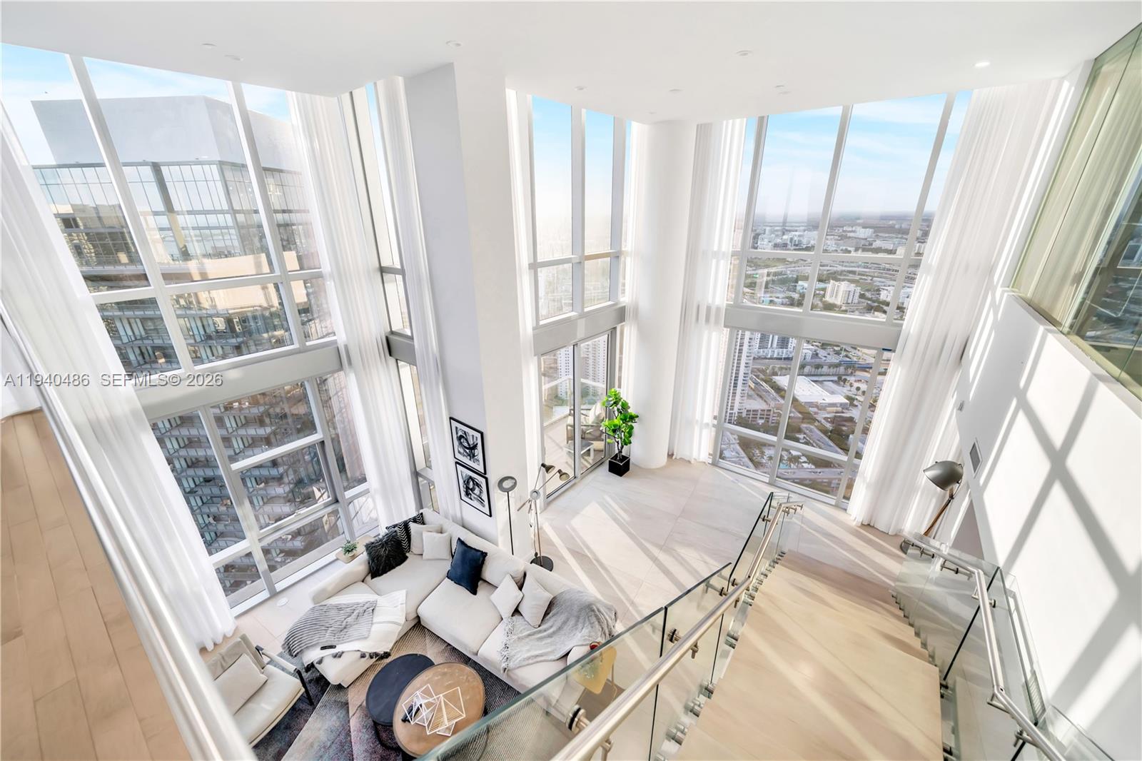 PARAMOUNT MIAMI WORLDCEN - Residential