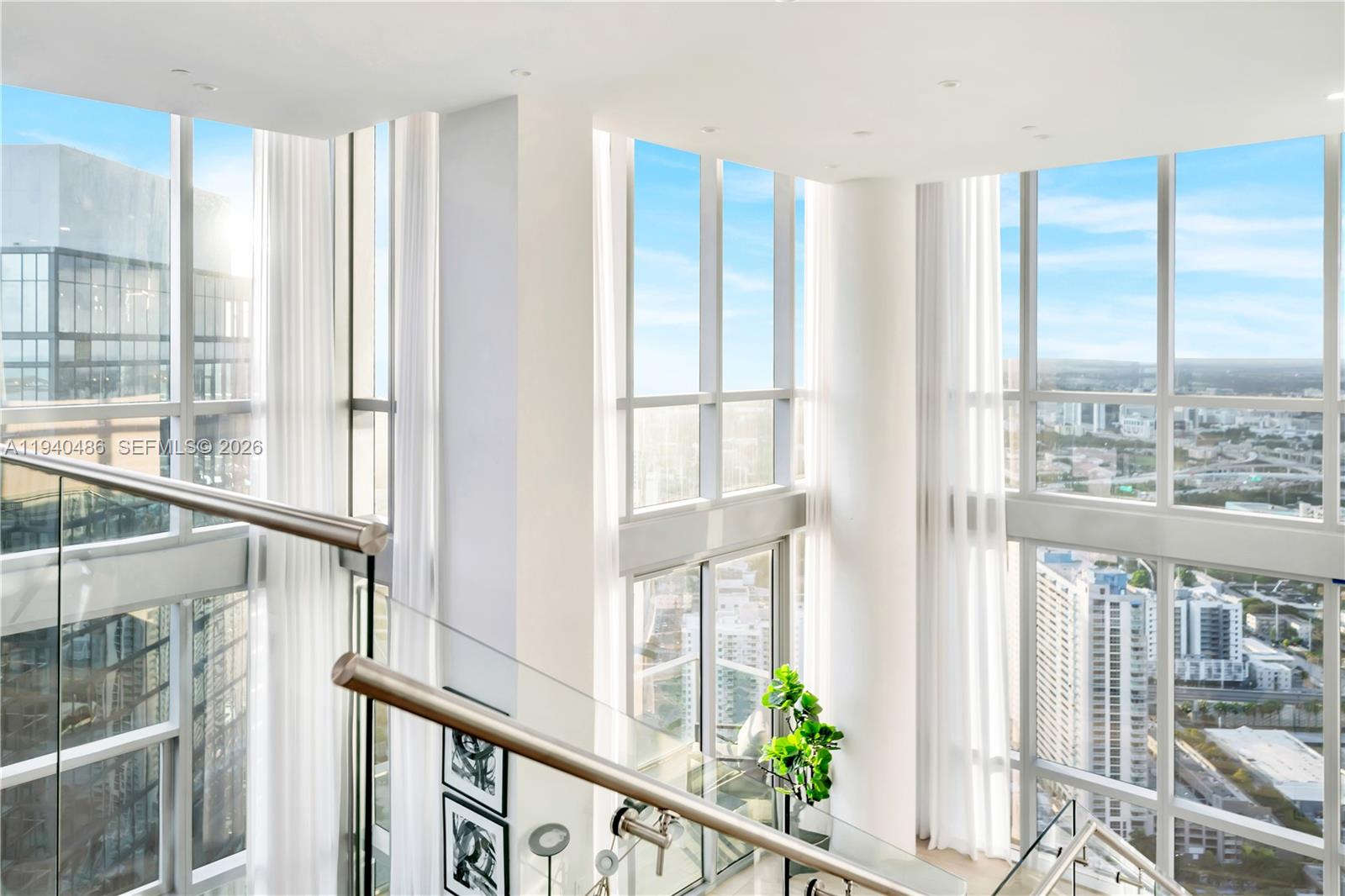 PARAMOUNT MIAMI WORLDCEN - Residential