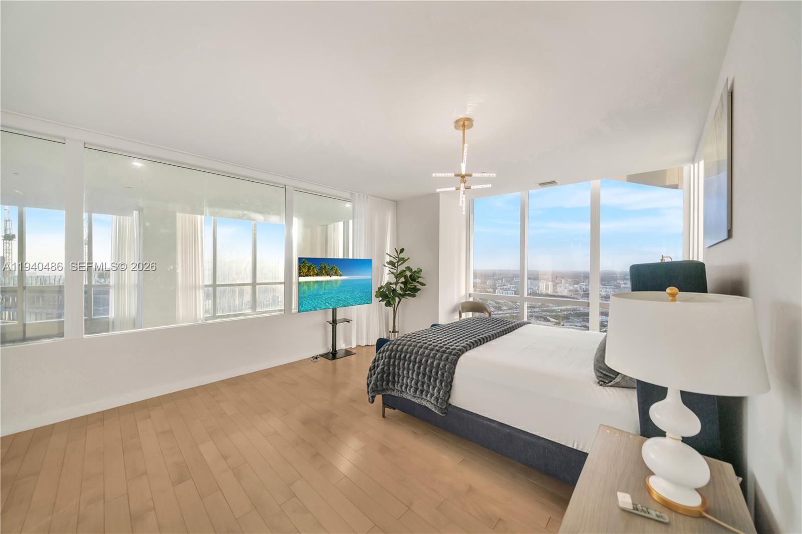 PARAMOUNT MIAMI WORLDCEN - Residential