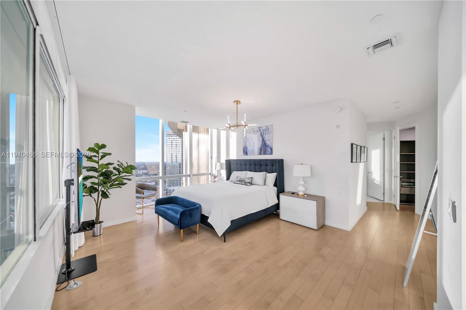 PARAMOUNT MIAMI WORLDCEN - Residential