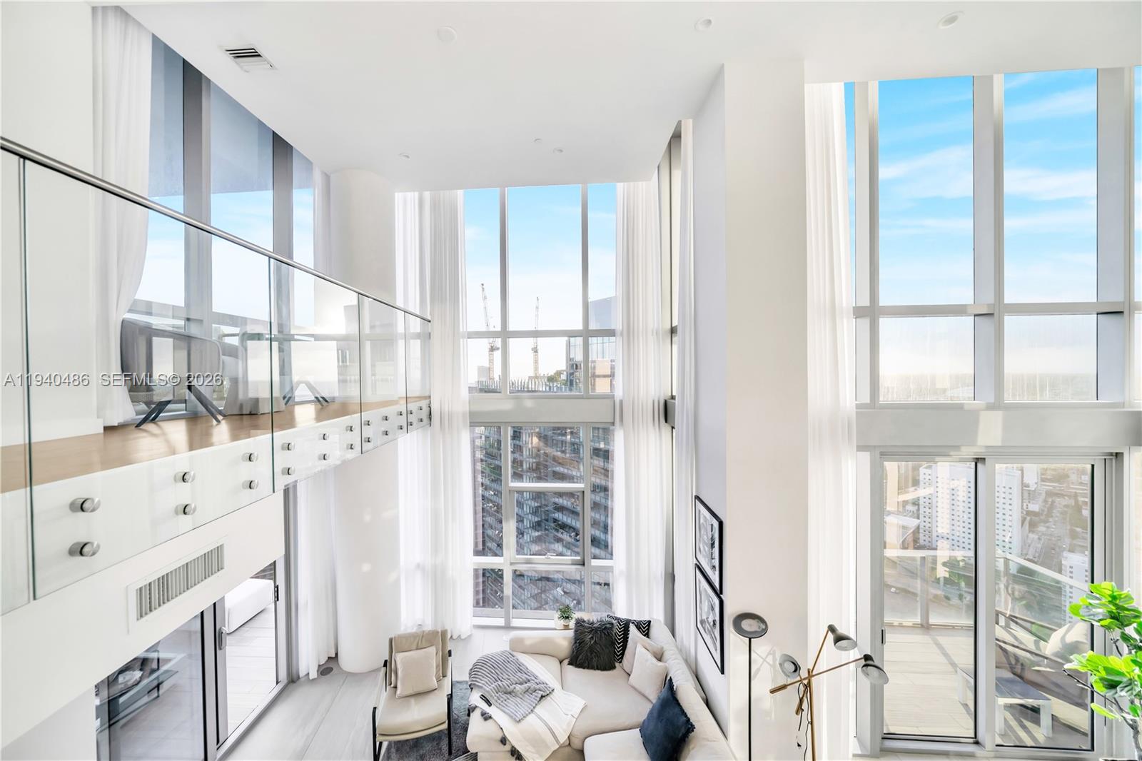 PARAMOUNT MIAMI WORLDCEN - Residential