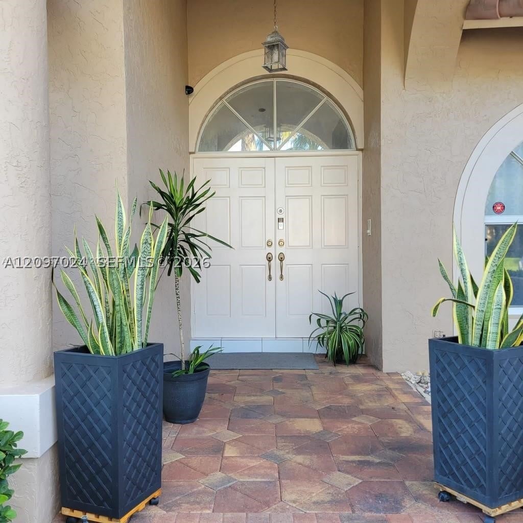 Photo of 531 NW 108th Ave, Plantation, FL 33324 (MLS # A12097024)