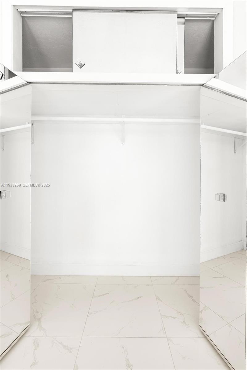 1820 JAMES AVE CONDO - Residential