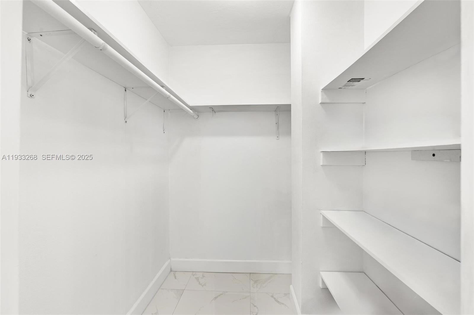 1820 JAMES AVE CONDO - Residential