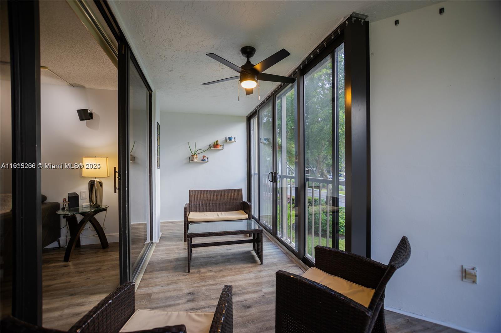 BUILDING FOUR OF COUNTRY - Residential