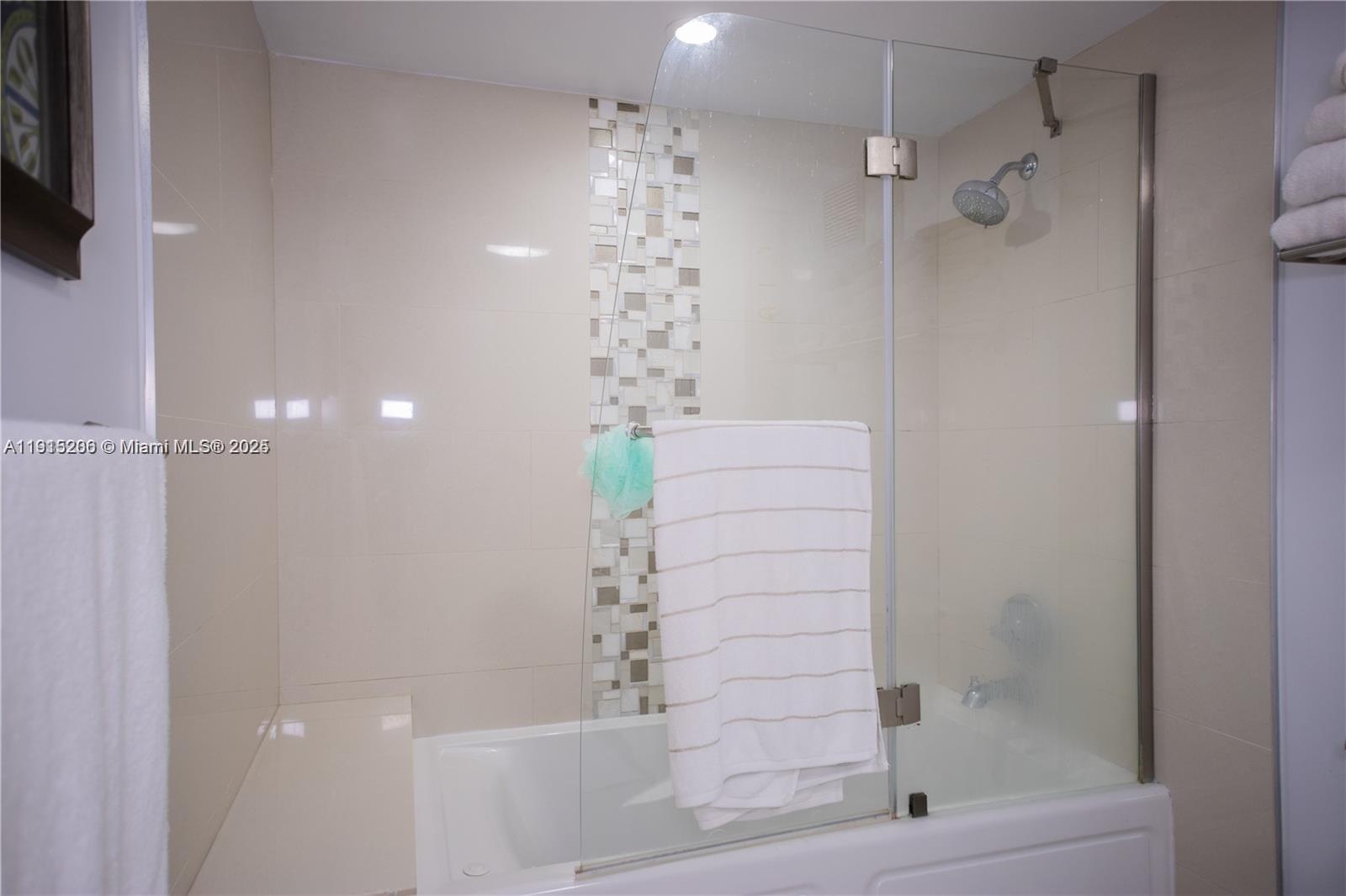 BUILDING FOUR OF COUNTRY - Residential