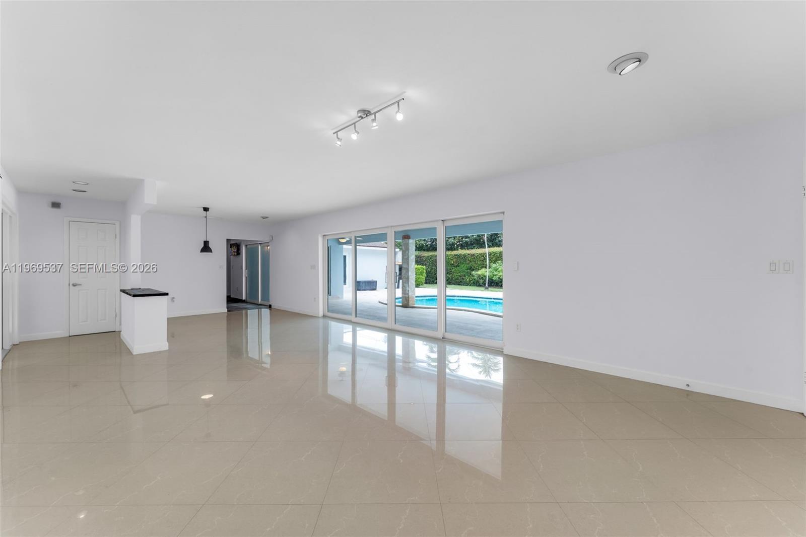 HILL TOP MANOR 2ND ADDN - Residential