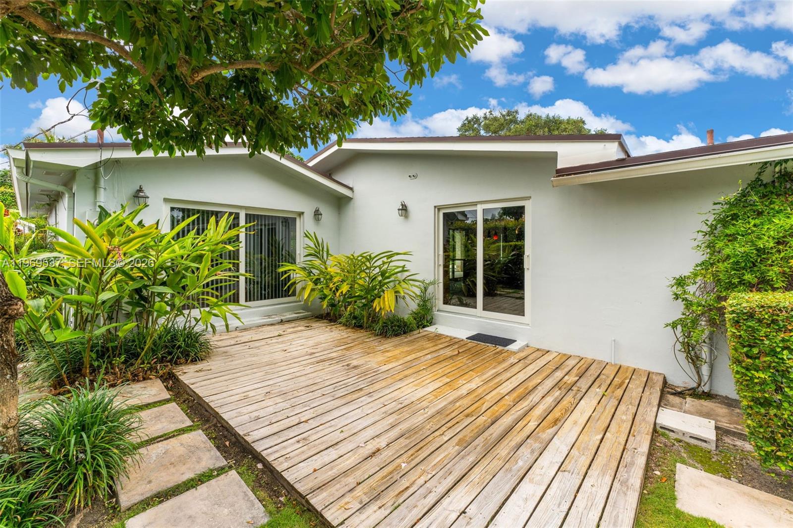 HILL TOP MANOR 2ND ADDN - Residential