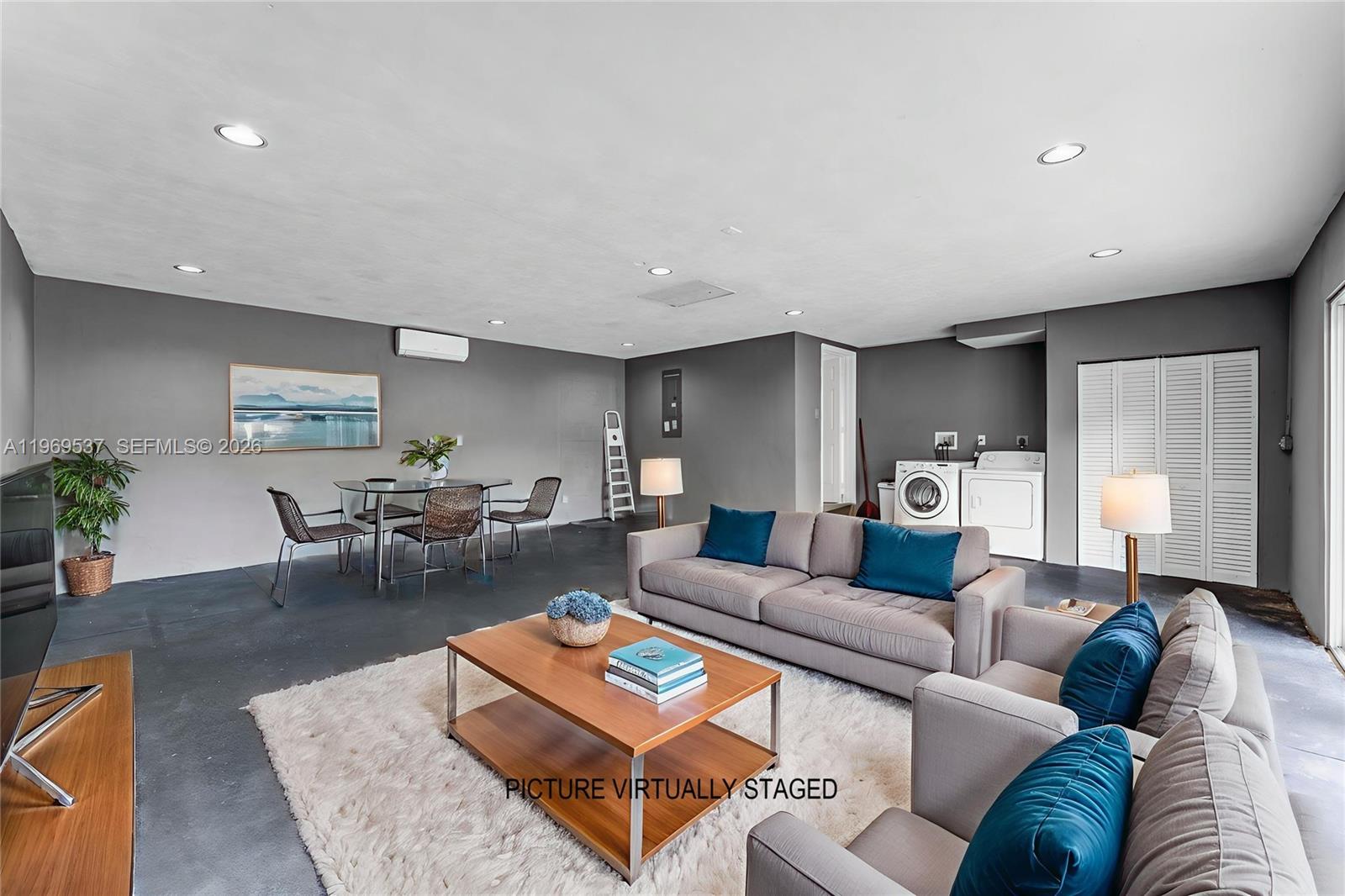 HILL TOP MANOR 2ND ADDN - Residential