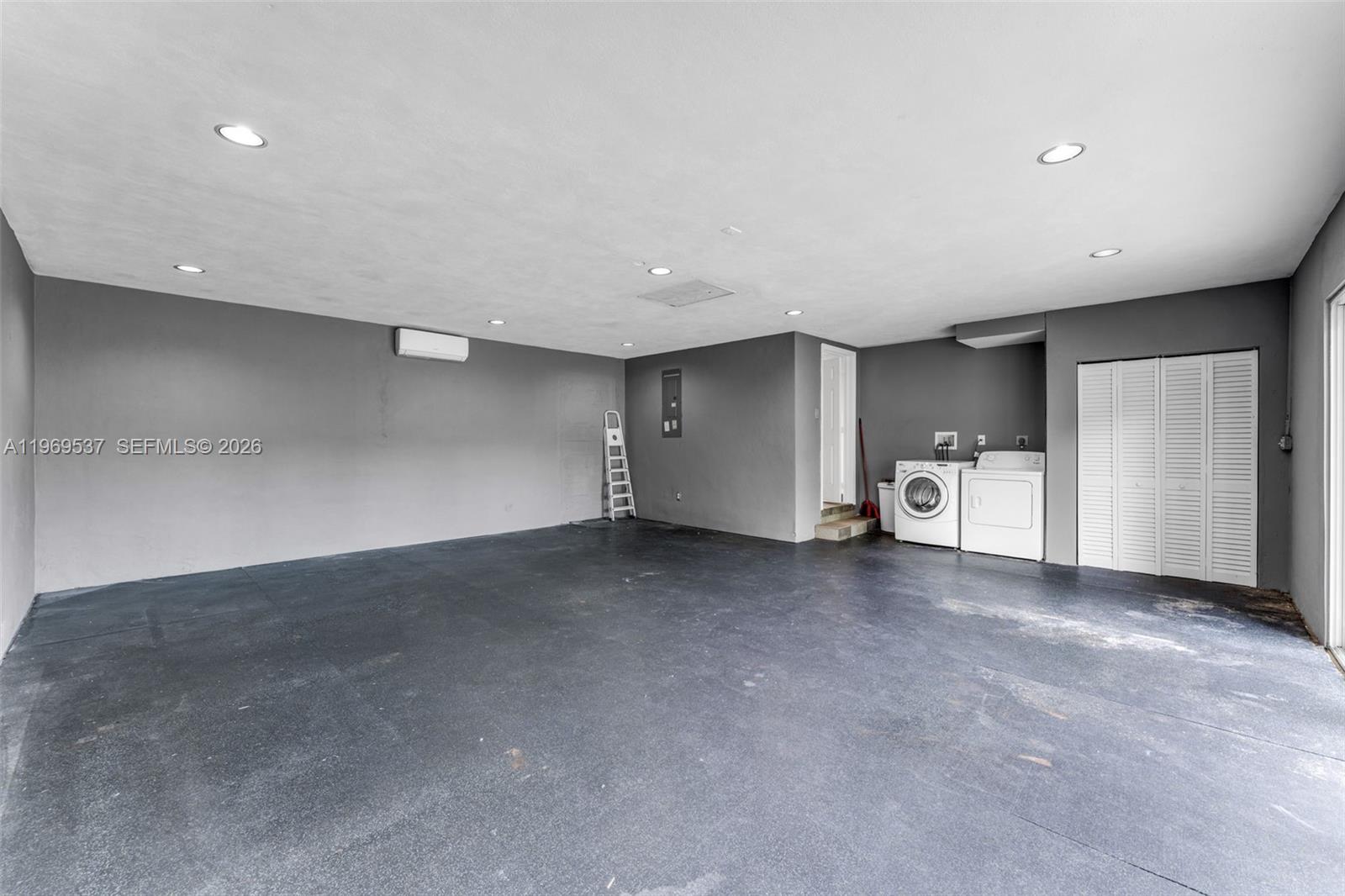 HILL TOP MANOR 2ND ADDN - Residential