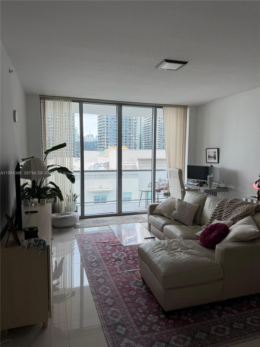 1111 SW 1st Ave 1821-N