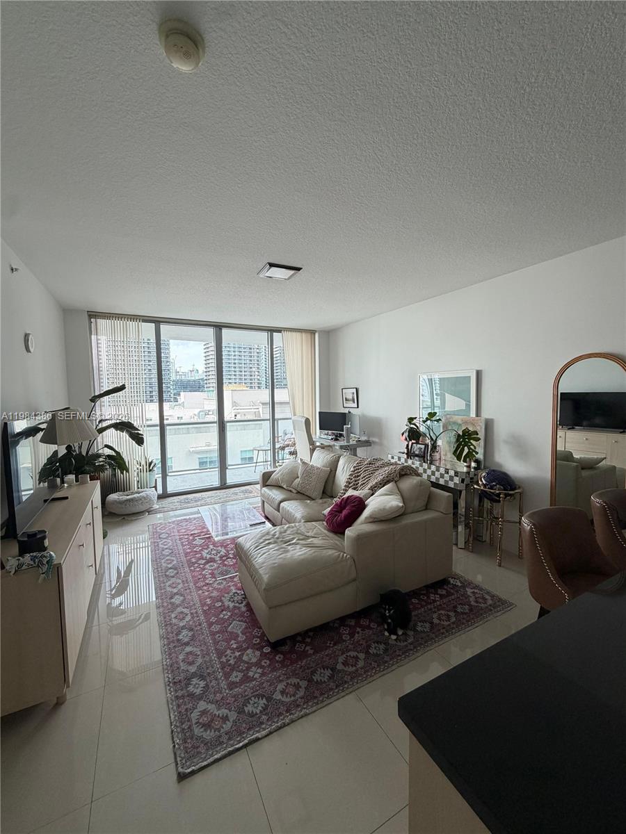 1111 SW 1st Ave 1821-N