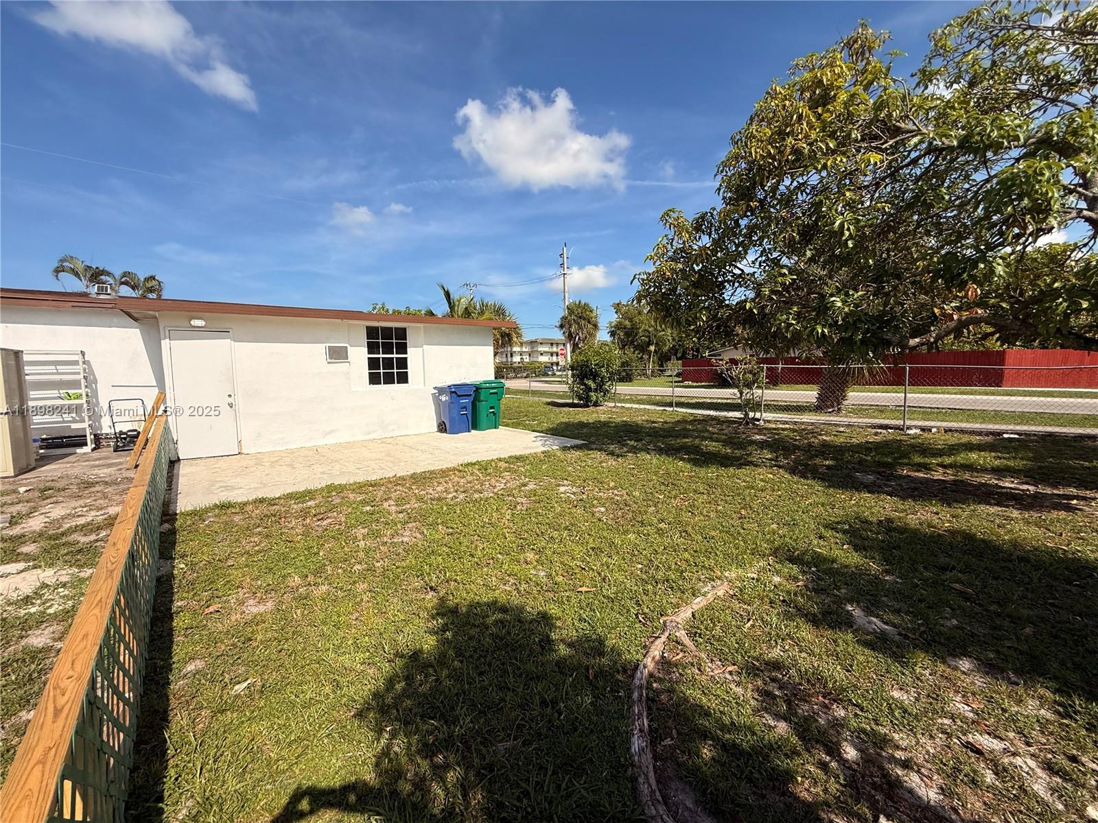 FALCON SUB NO ONE - Residential Lease