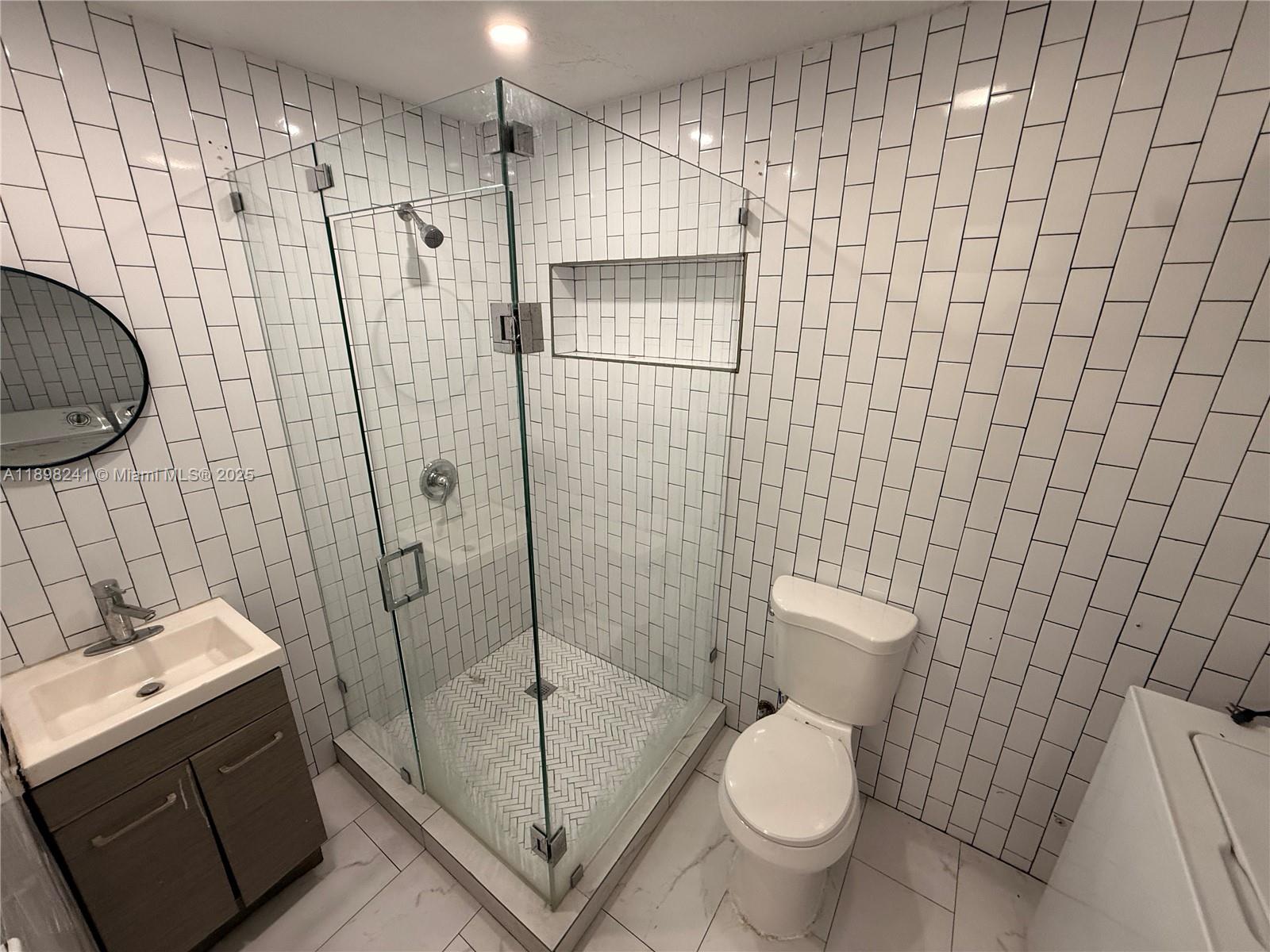 FALCON SUB NO ONE - Residential Lease