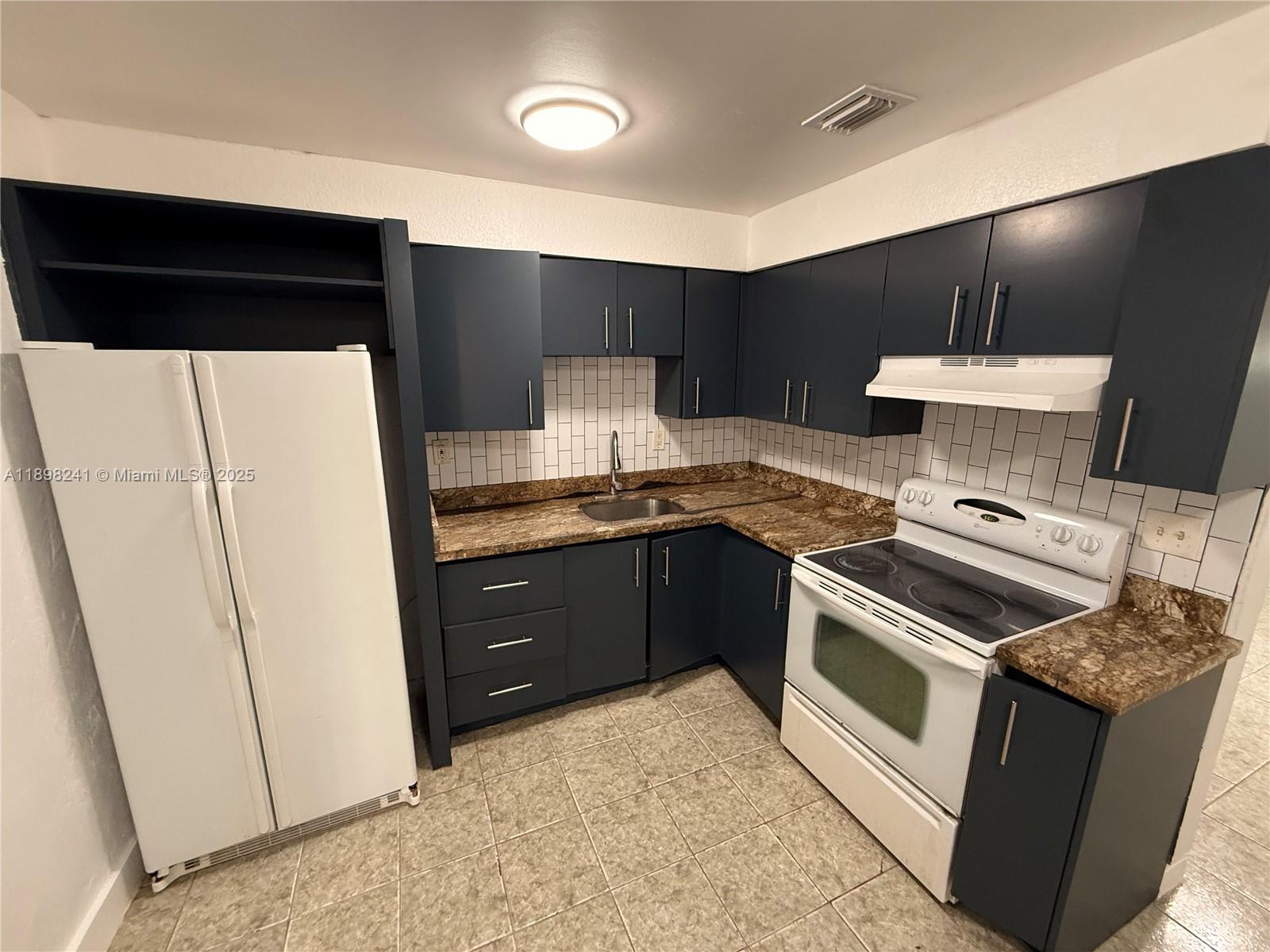 FALCON SUB NO ONE - Residential Lease