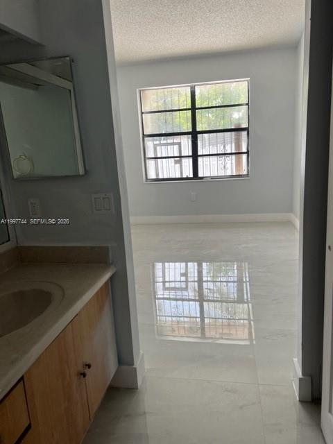 COUNTRY LAKE MANORS TOWNH - Residential Lease