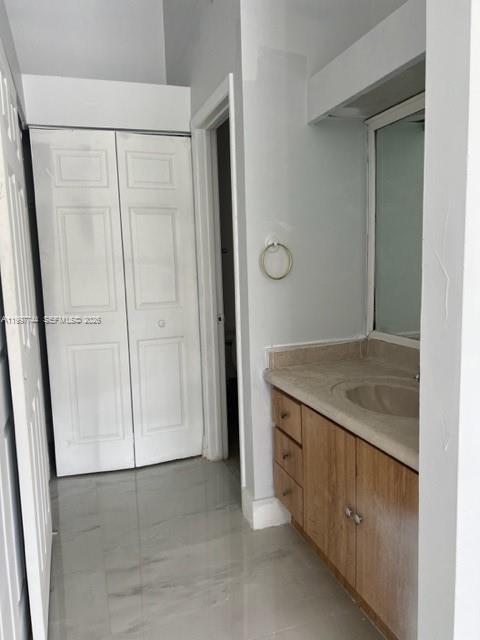 COUNTRY LAKE MANORS TOWNH - Residential Lease