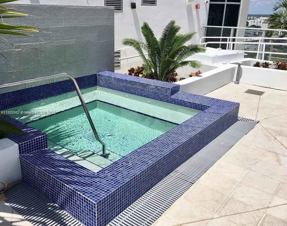 BRICKELL TEN CONDO - Residential