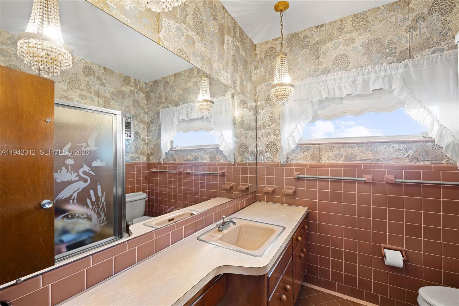 SURPRISE LAKE - Land