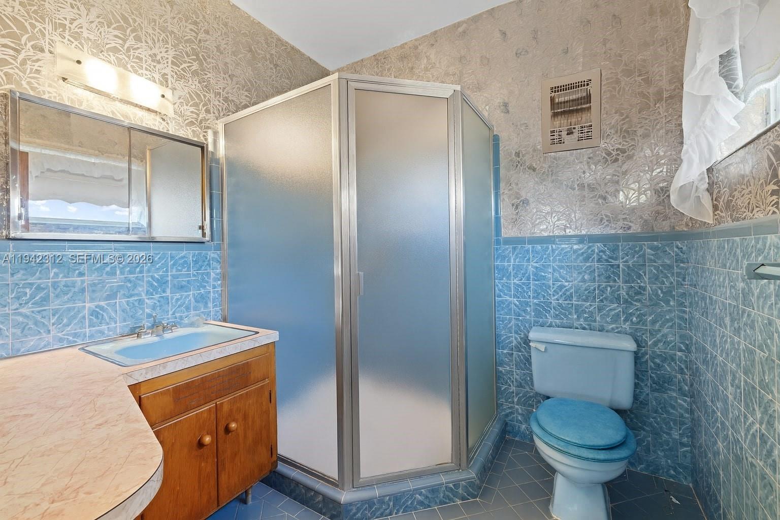 SURPRISE LAKE - Land