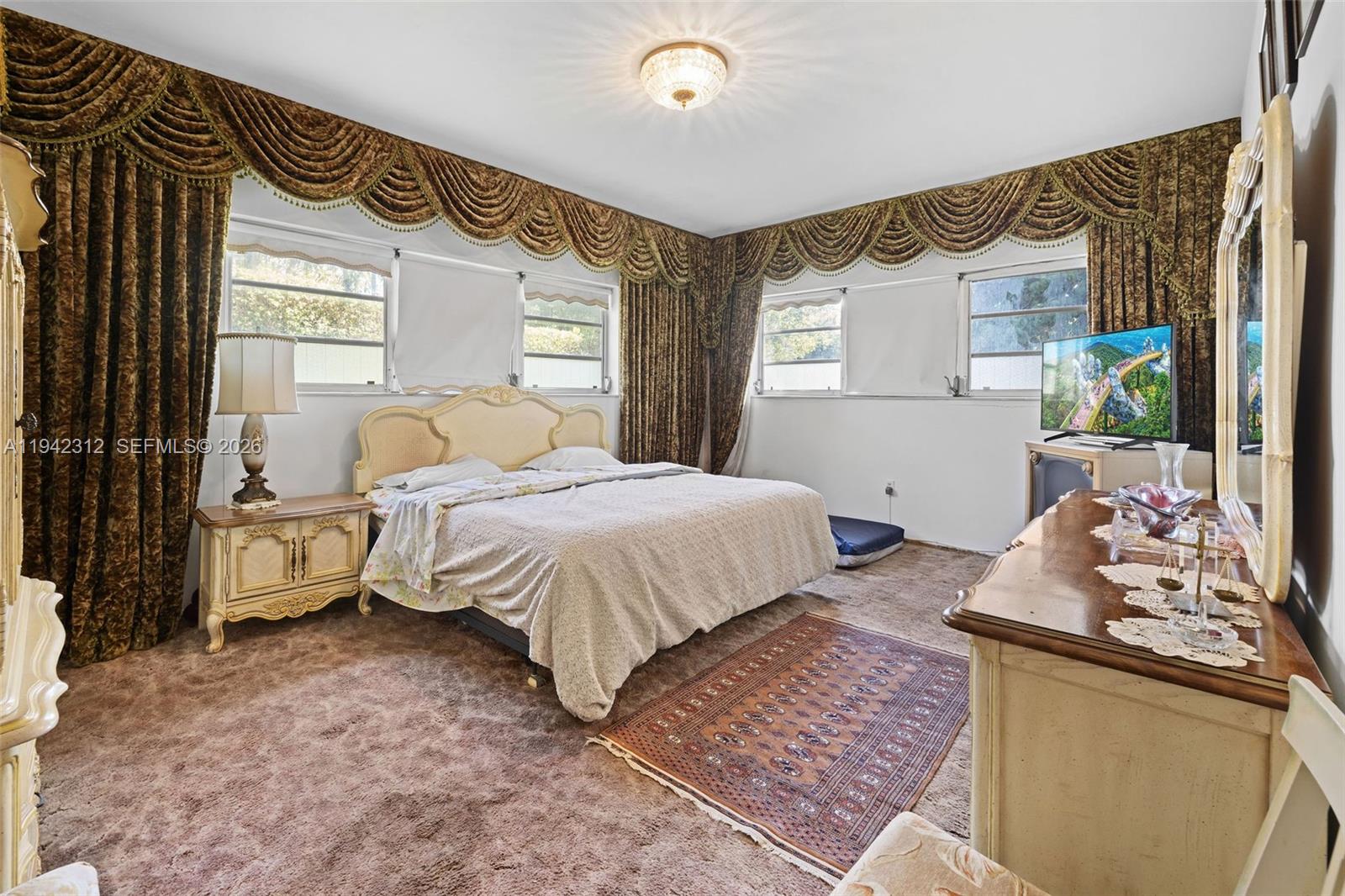 SURPRISE LAKE - Land