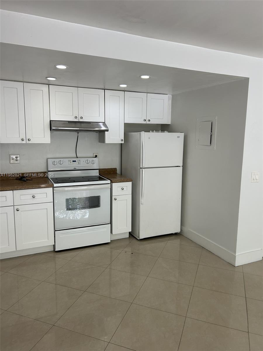 DORAL GARDENS CONDO - Residential Lease