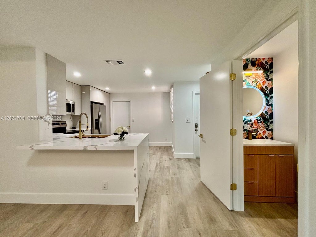 Photo of 1498 Barcelona Way #3-21, Weston, FL 33327 (MLS # A12021789)