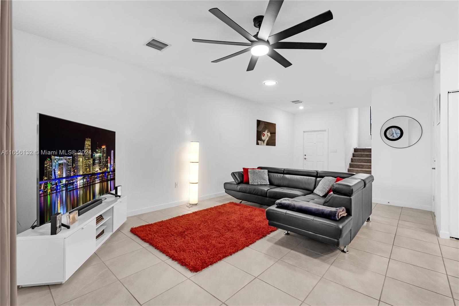 ENCLAVE SOUTH PHASE 1 - Residential