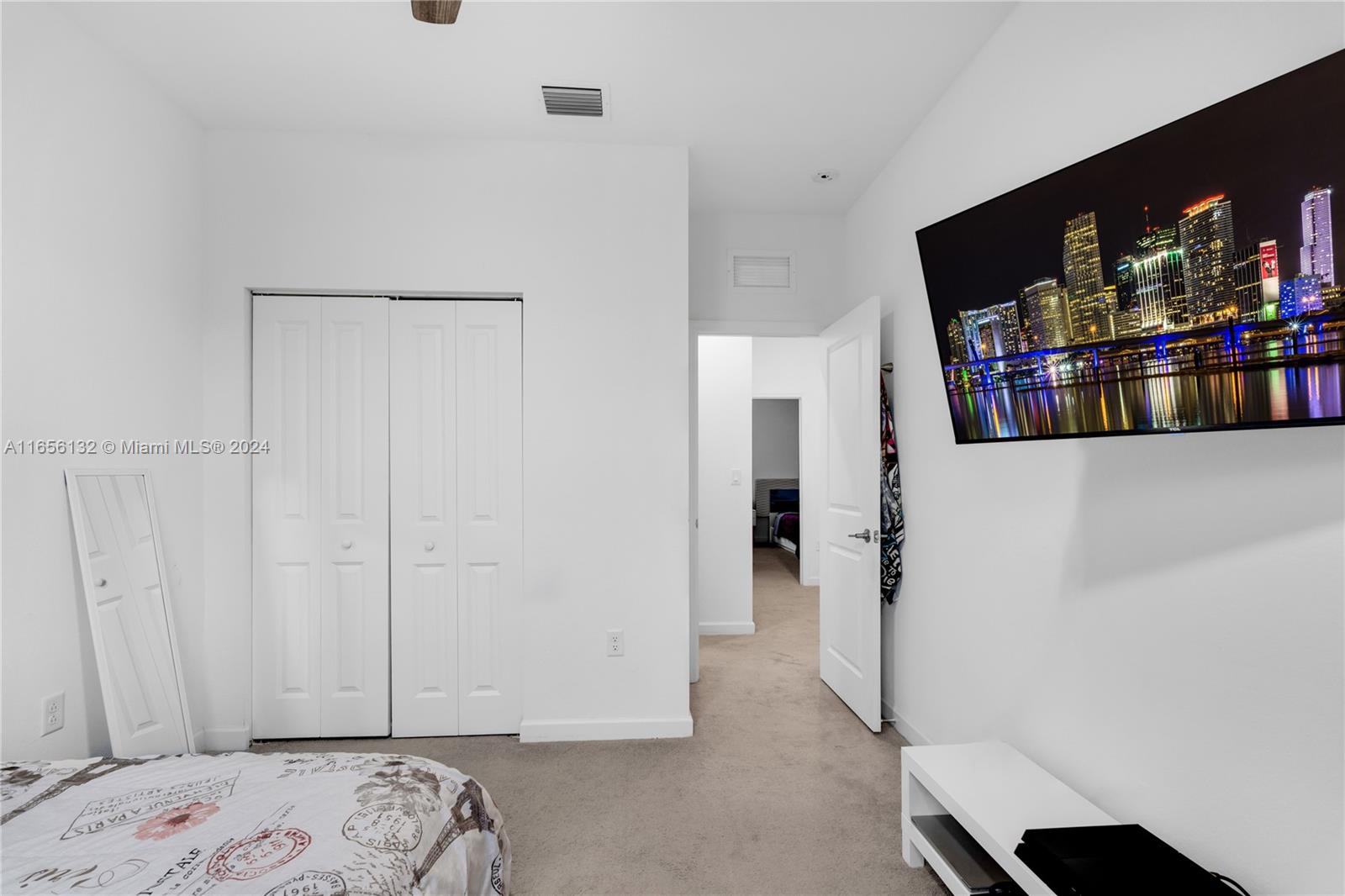 ENCLAVE SOUTH PHASE 1 - Residential