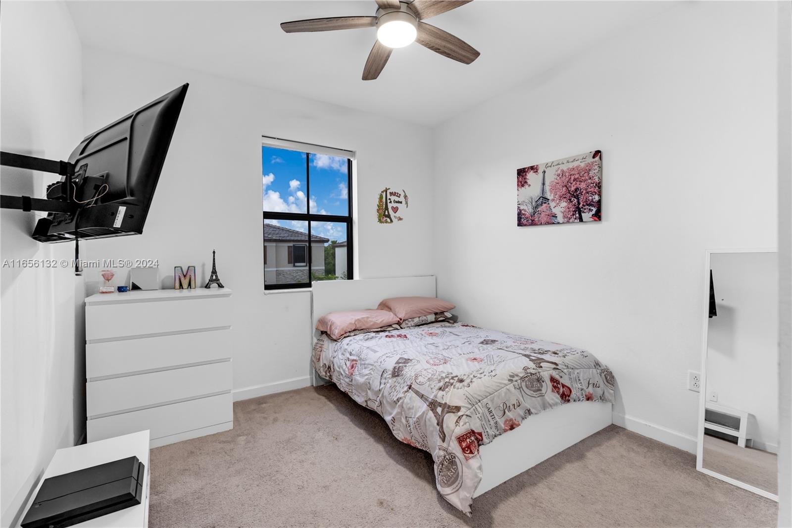 ENCLAVE SOUTH PHASE 1 - Residential
