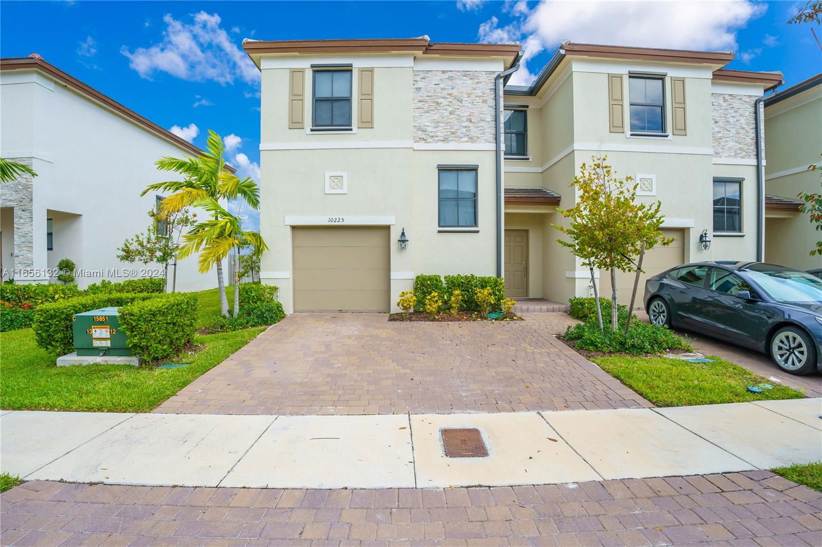 ENCLAVE SOUTH PHASE 1 - Residential