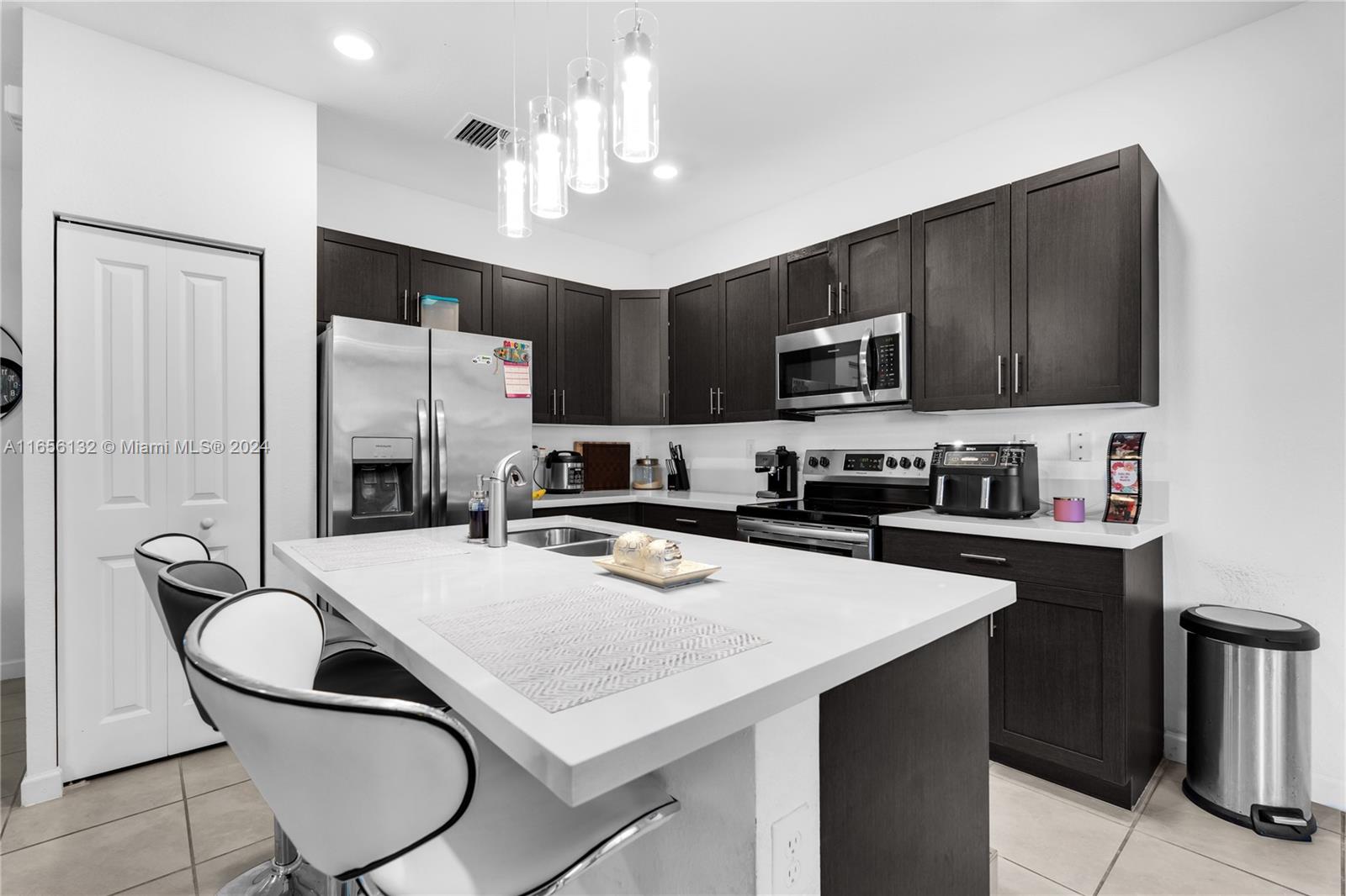 ENCLAVE SOUTH PHASE 1 - Residential