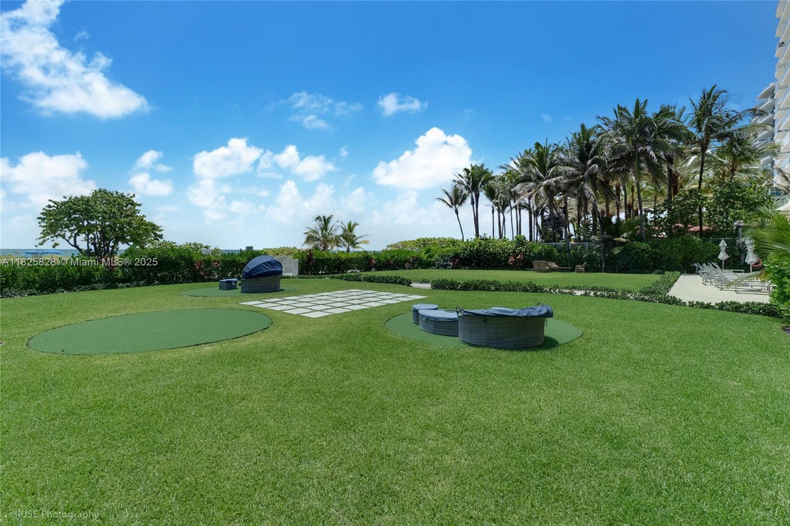 9455 Collins Ave 301