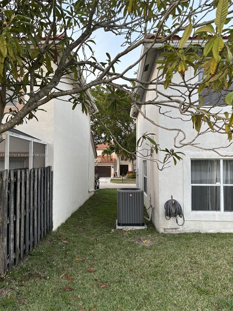 BOCA CHASE TR 4 - Residential