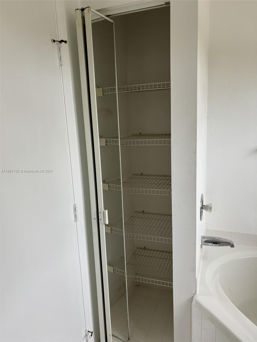 BOCA CHASE TR 4 - Residential