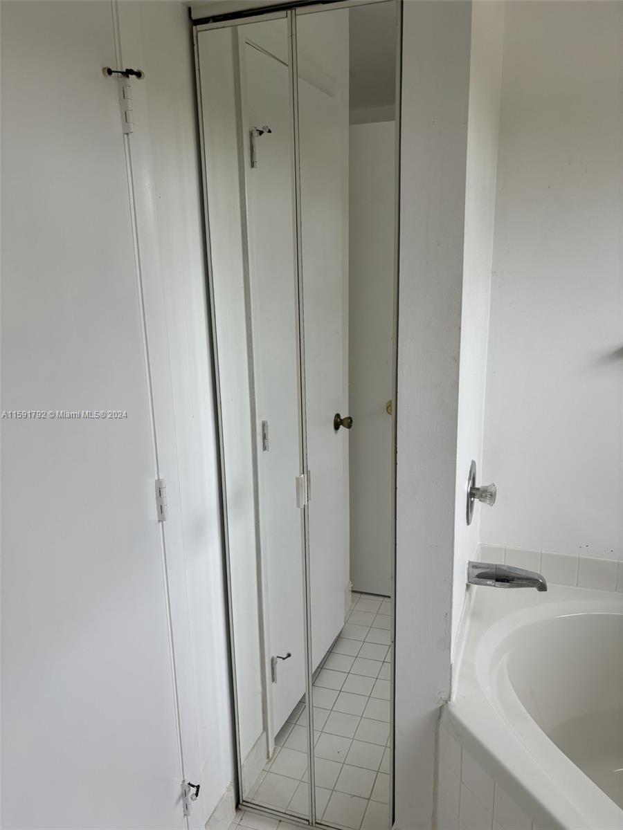 BOCA CHASE TR 4 - Residential