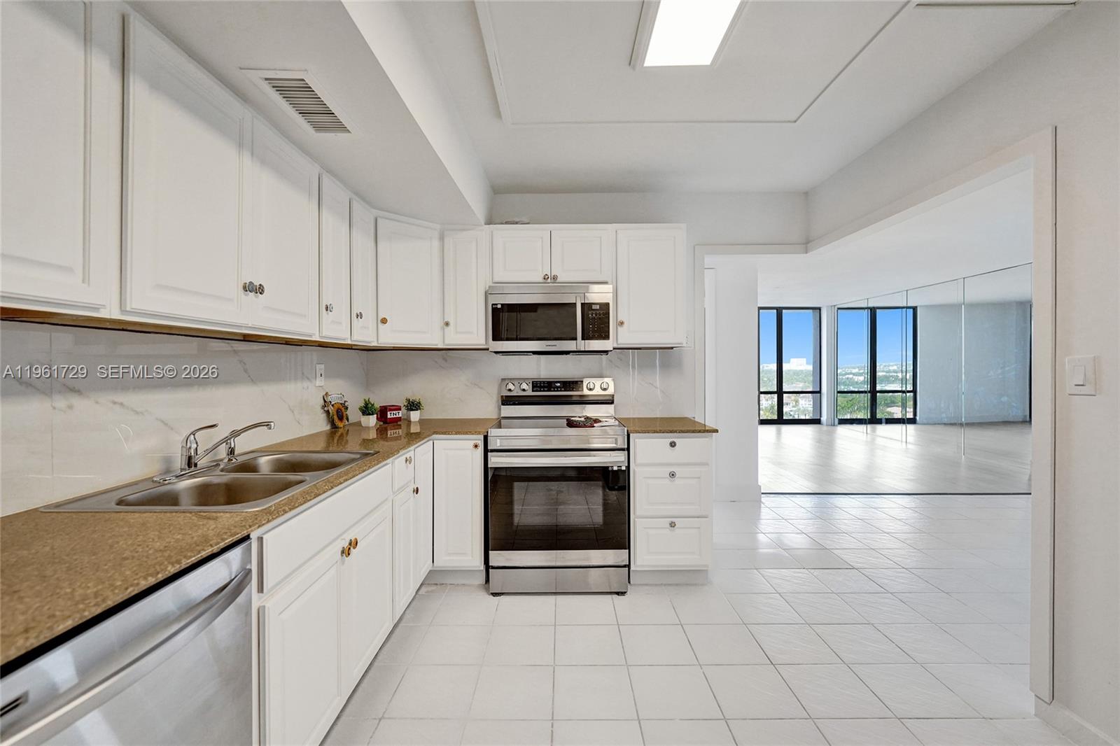 ALLINGTON TOWERS CONDO - Residential