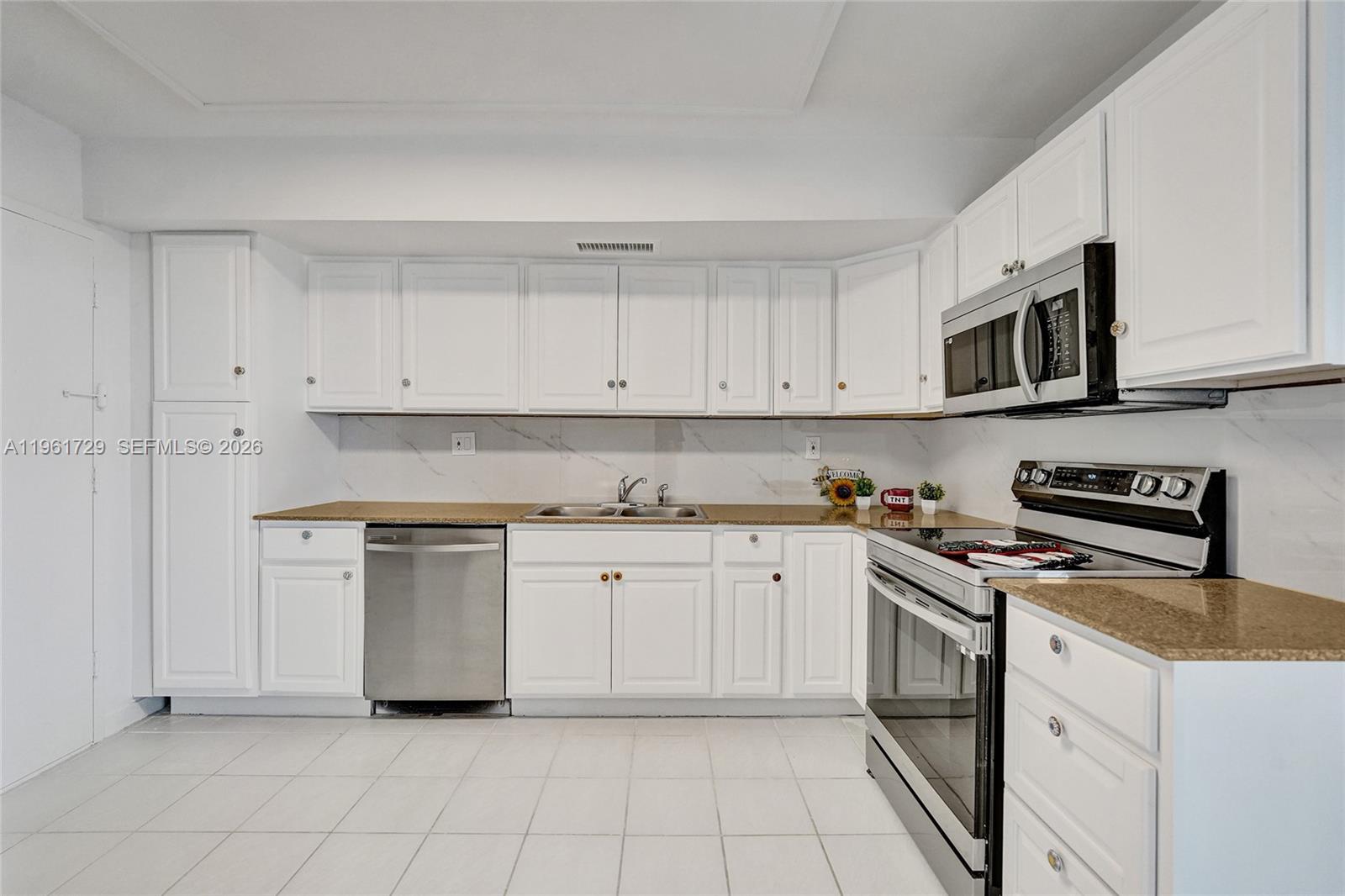 ALLINGTON TOWERS CONDO - Residential