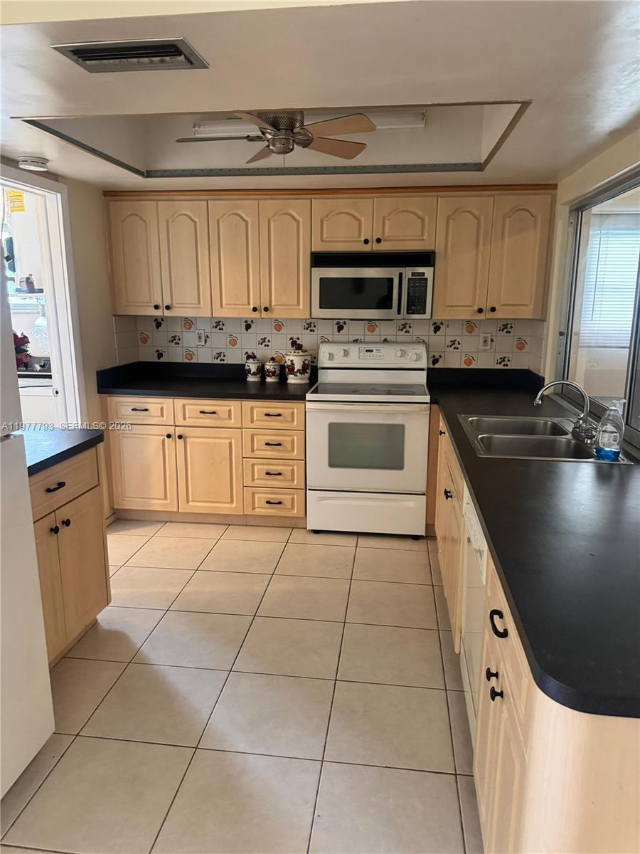 OAKLAND ESTATES 4TH SEC - Residential