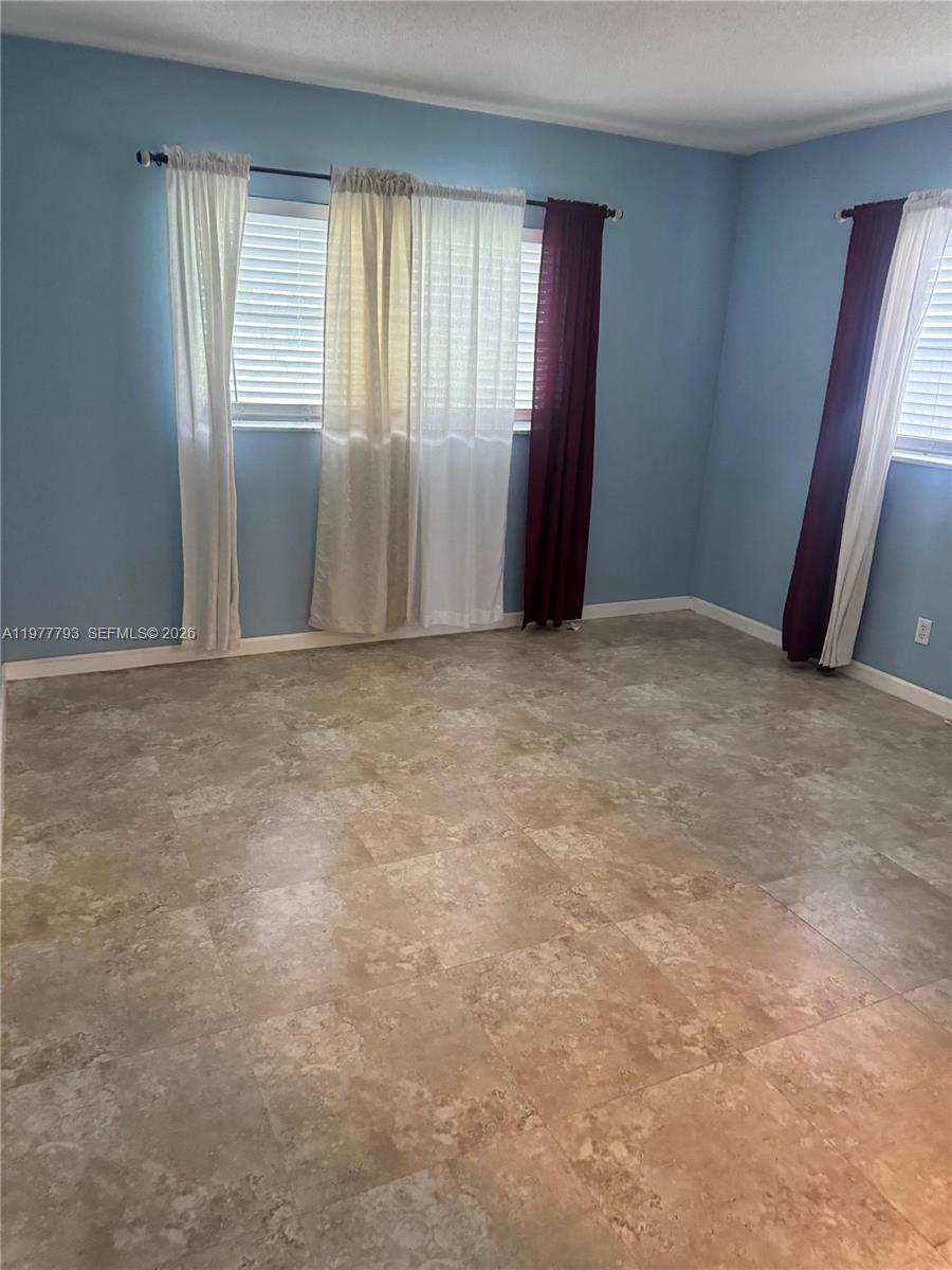 OAKLAND ESTATES 4TH SEC - Residential