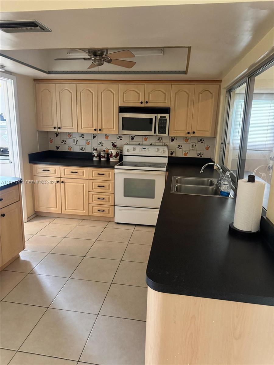 OAKLAND ESTATES 4TH SEC - Residential