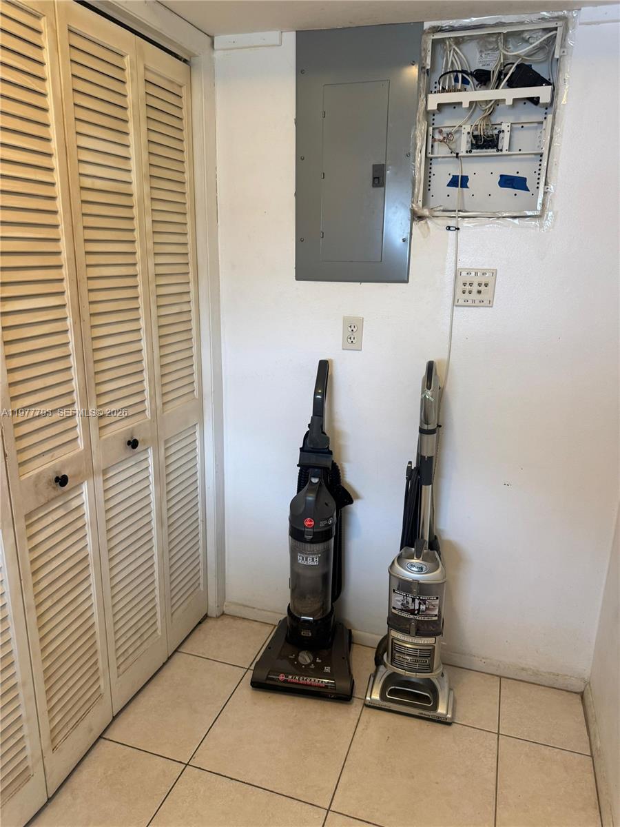 OAKLAND ESTATES 4TH SEC - Residential