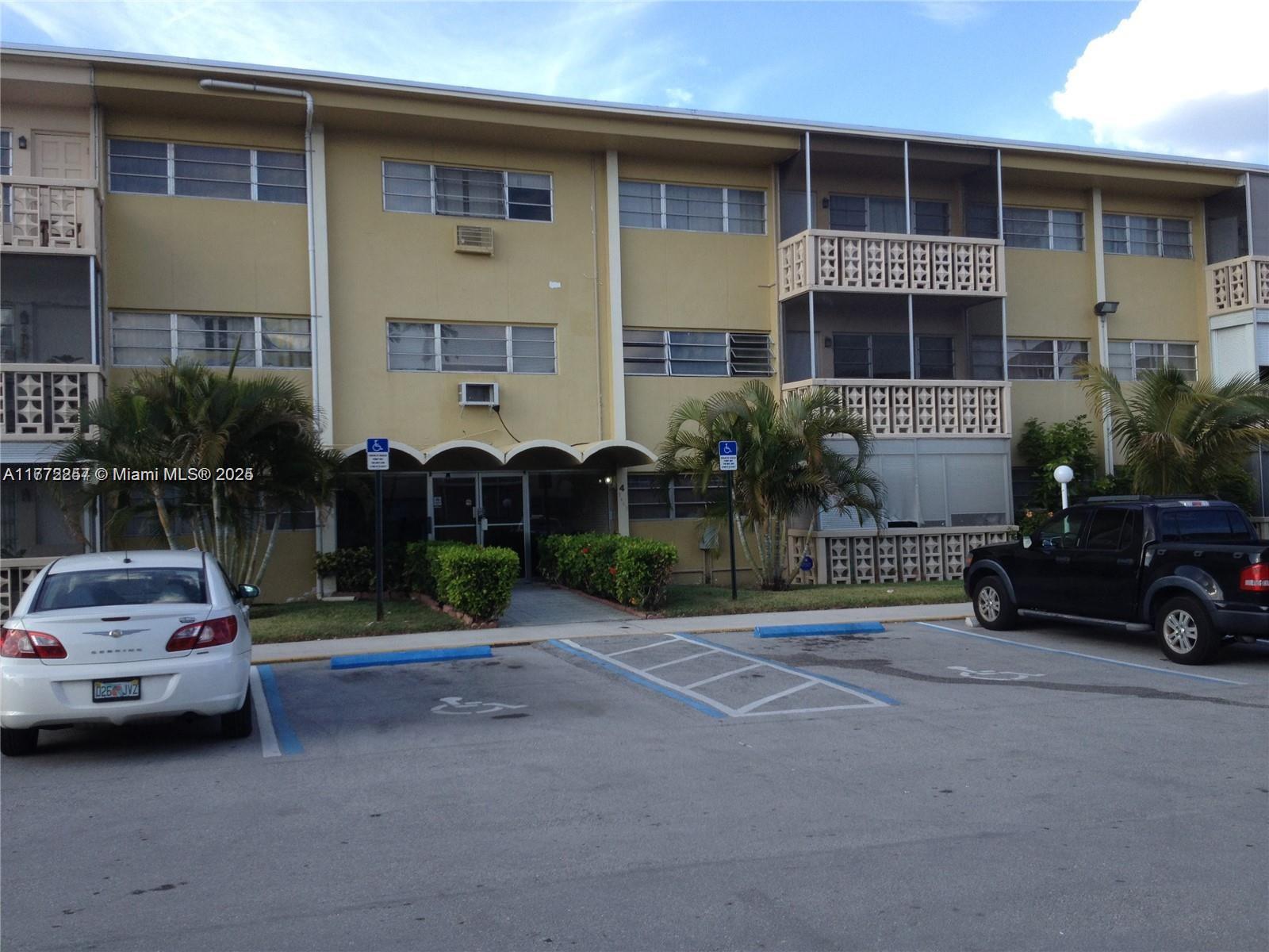 Rental Property at 1460 Ne 169th St 211, Miami, Broward County, Florida - Bedrooms: 1 
Bathrooms: 1  - $1,600 MO.