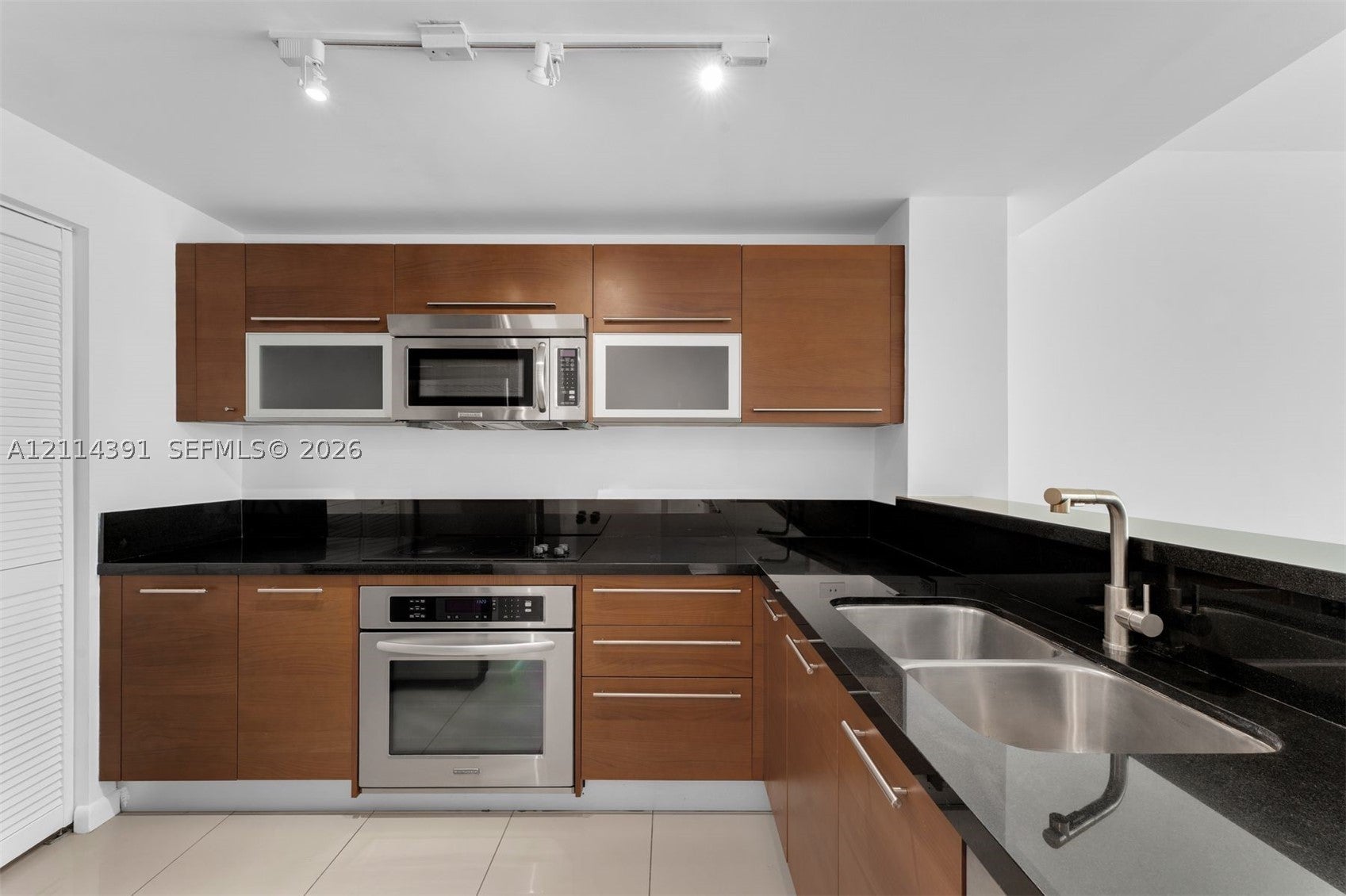 253 NE 2nd St 3706